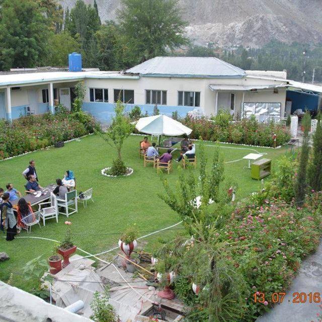 Madina Hotel 2 Gilgit Exterior foto